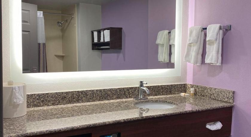 La Quinta Inn & Suites by Wyndham Clarksville