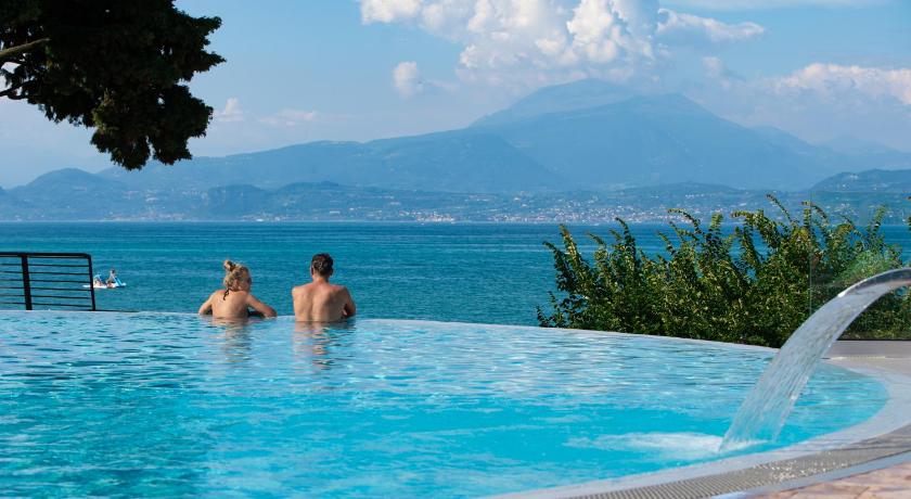 Camping Bergamini — Hotel in Peschiera del Garda