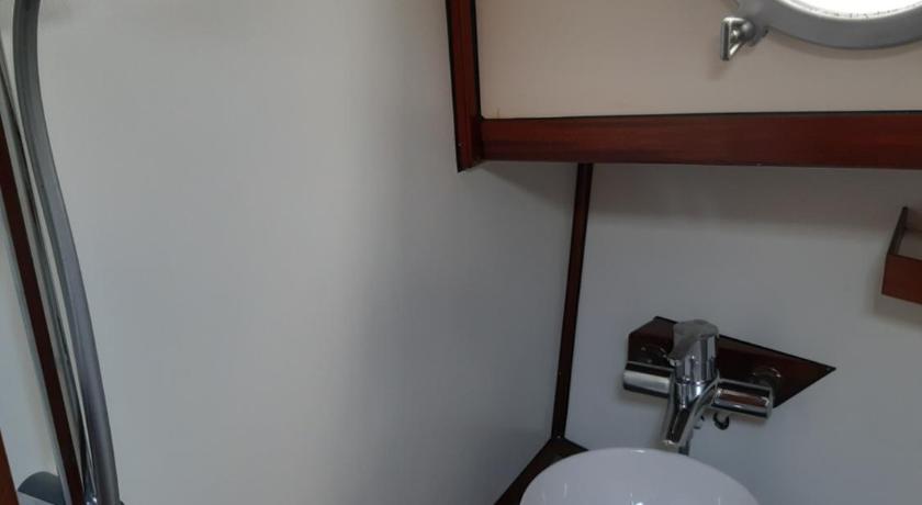 Prive B&B Motorsailer Rataplan photo