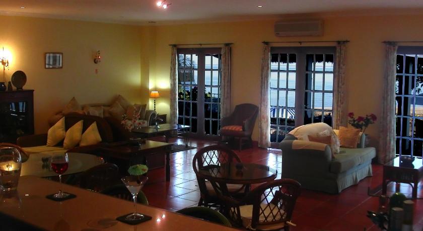 Las Flores Hotel - image 6