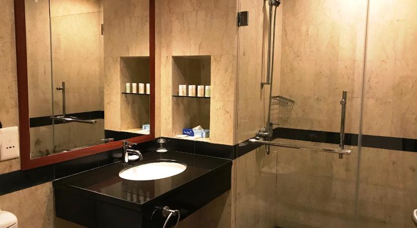 Image of 4-Bedroom Suite 10