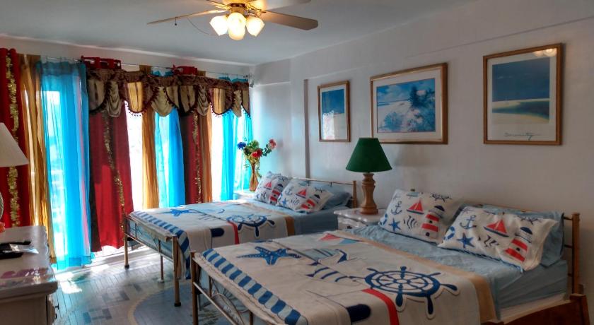 Ocean balmy warm healing breeze on sunny balcony — Hotel in Daytona Beach (FL)