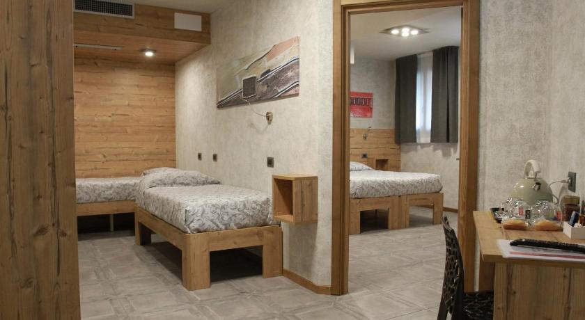 Hotel Bed & Rooms , Corte Rossa -1 Min Walk To Bernina Express