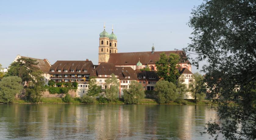Ringhotel Goldener Knopf photo
