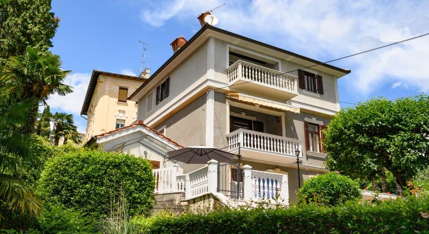 Apartments Villa Salona photo