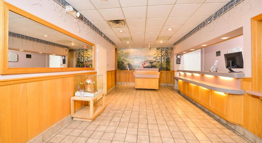 Days Inn by Wyndham Jefferson photo