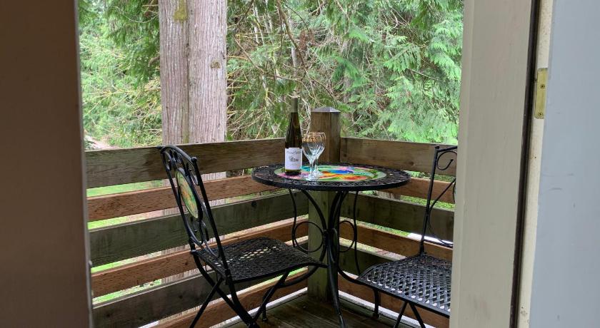 Mountain Meadows Inn photo