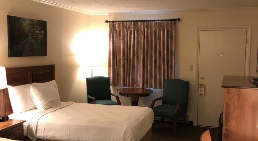 Bird-in-Hand Family Inn photo