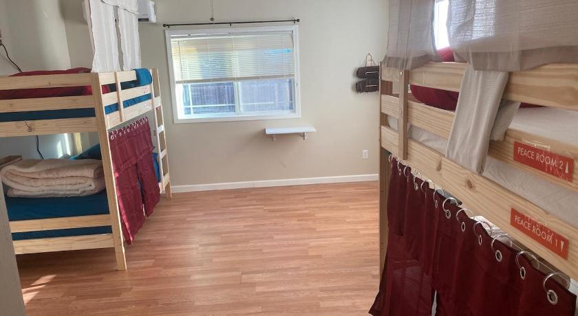 WHOLE Family - Barrette — Hotel in Sacramento (CA)