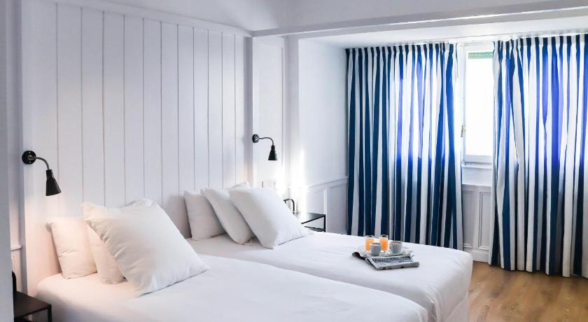 Image of Twin Room 3