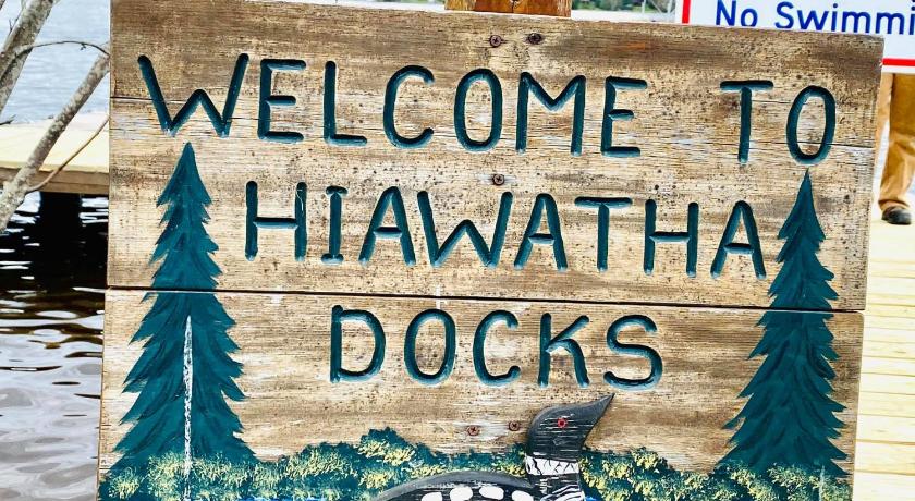 Hiawatha Lodge Inn photo