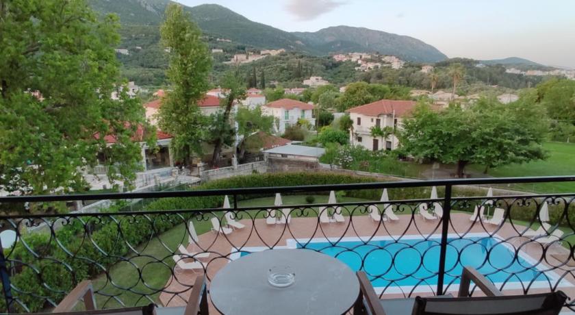 Image of Apartment with Pool View 1