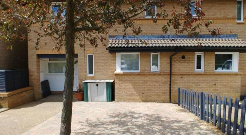 The Oldbrook Garden Flat photo