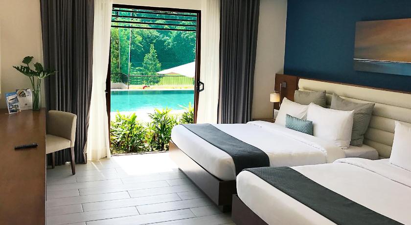 Image of Premier Laguna Pool View 4
