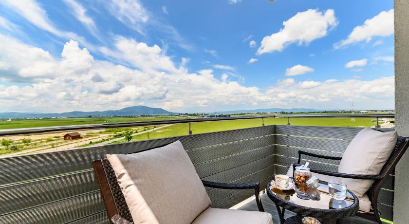 Luxury Apartment Avantgarden 3 — Hotel in Brasov