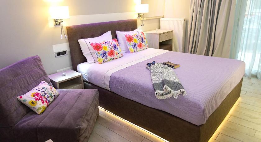 Image of Deluxe Family Room 6
