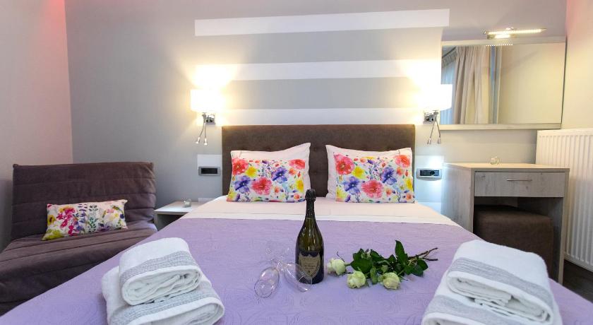 Image of Deluxe Family Room 5