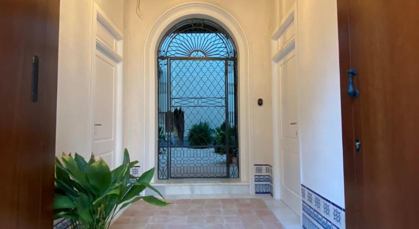 CASA CASCO HISTORICO — Hotel in Seville