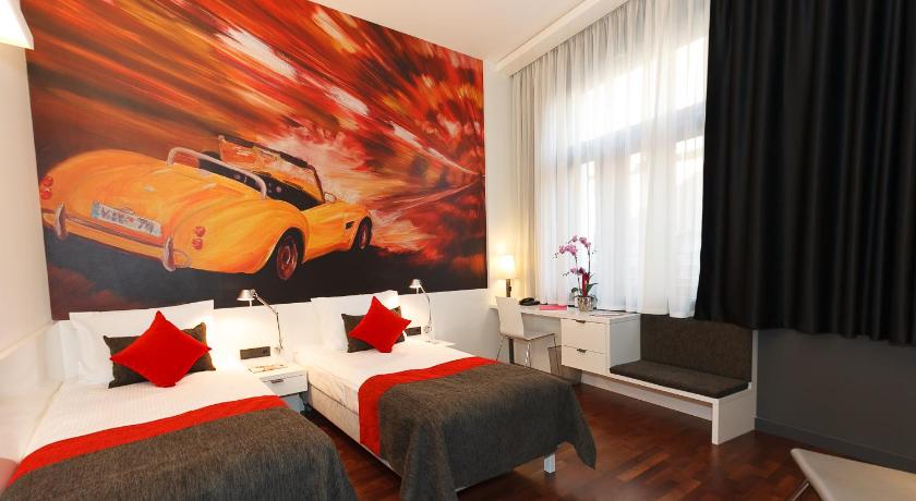 Image of Superior Triple Room 1