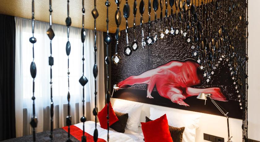 Image of Charm Room 5