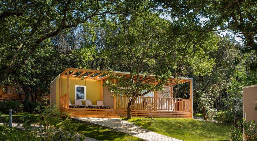 Maistra Camping Porto Sole Mobile homes — Hotel in Vrsar