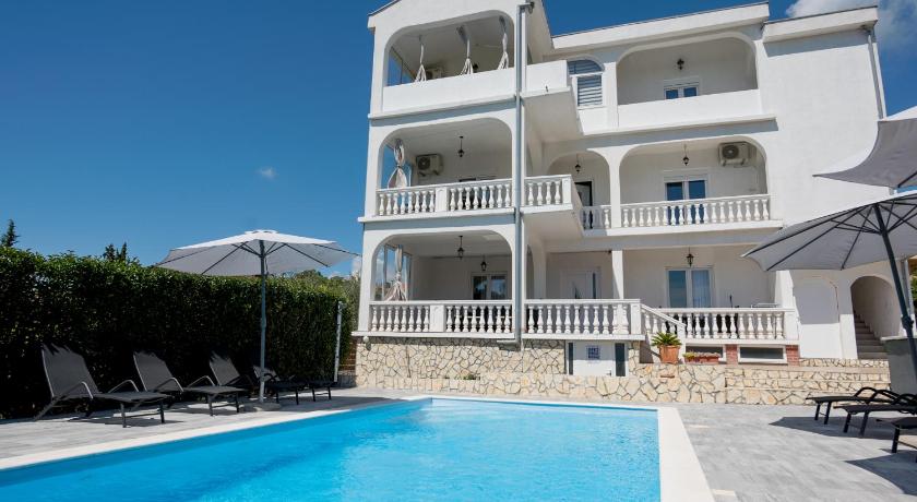 Villa Natura with private pool - AE1516 — Hotel in Zadar