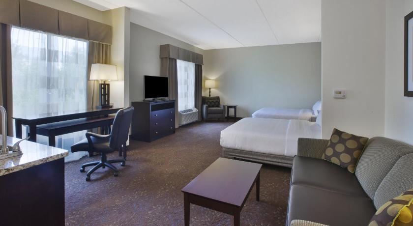 Holiday Inn Express & Suites Geneva Finger Lakes