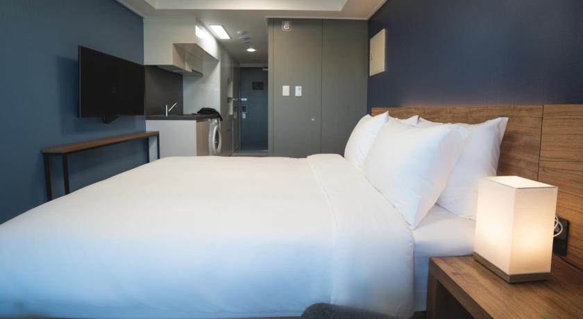 Image of Standard Double City View 4