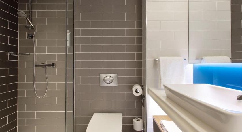 Image of Standard Room with Free Hot Breakfast 2
