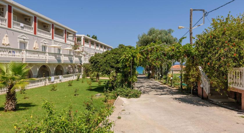 Belussi Beach Hotel & Suites