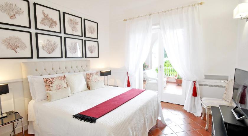Carthusia Suites photo