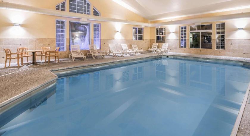 La Quinta Inn & Suites by Wyndham Belgrade - Bozeman Airport photo