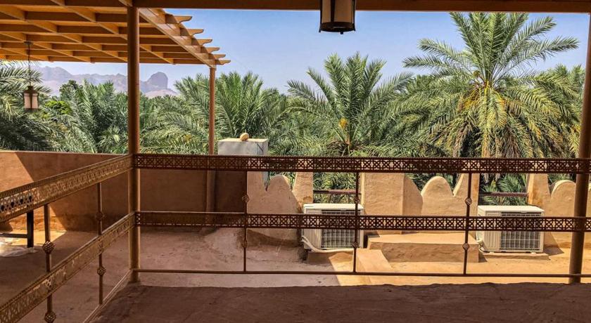 Al Hamra Old House photo