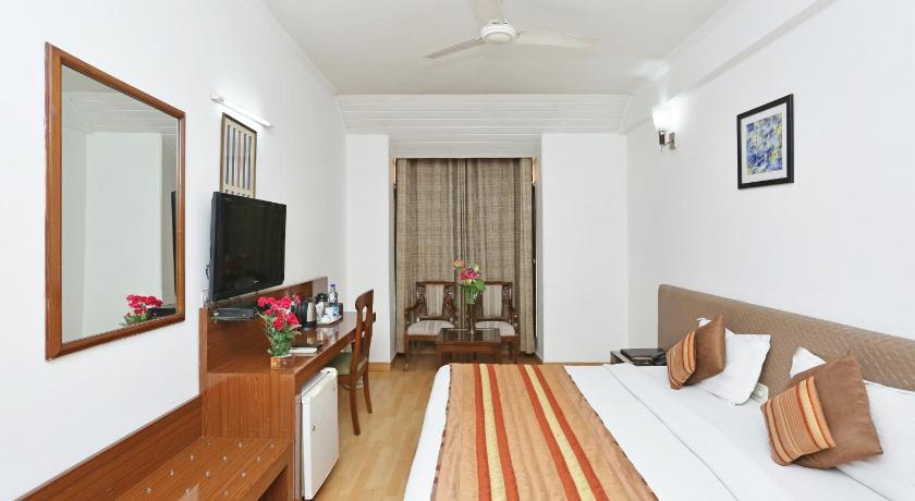 Hotel Windsor Castle Cyber City - image 22