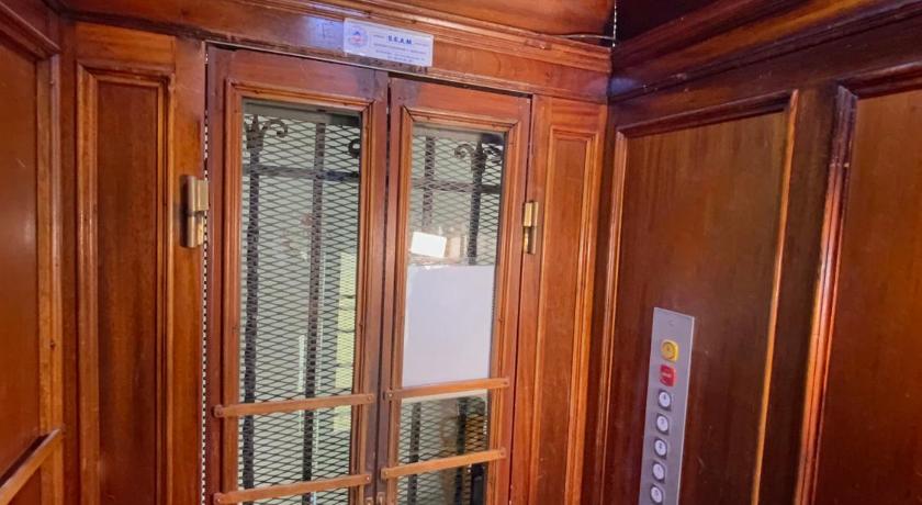 ローマ Roma Resort Colosseum 3つ星 ホテル レストラン