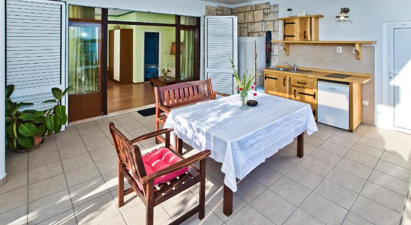 Apartments Villa Marcelina — Hotel in Hvar