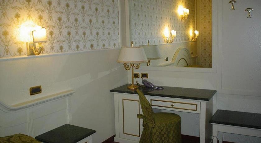 Hotel Dina