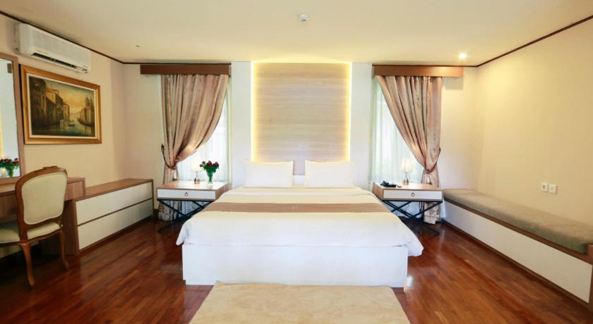Image of One-Bedroom Villa 4