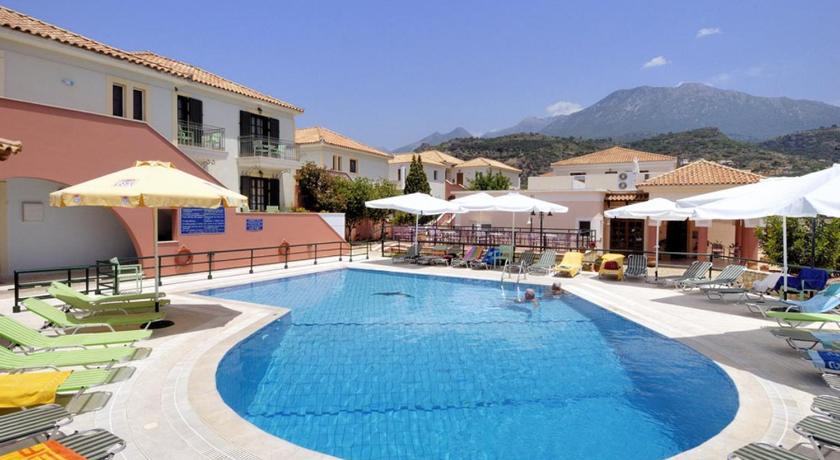 Georges Estates Hotel — Hotel in Stoupa