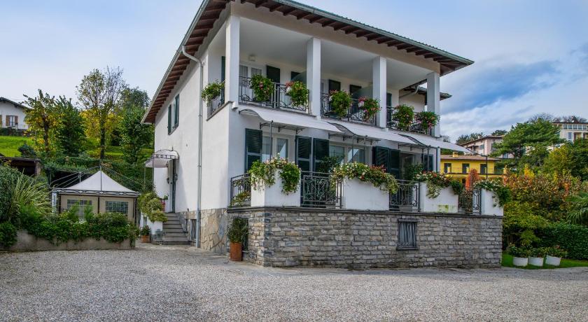 Miralago B&B and Apartments photo