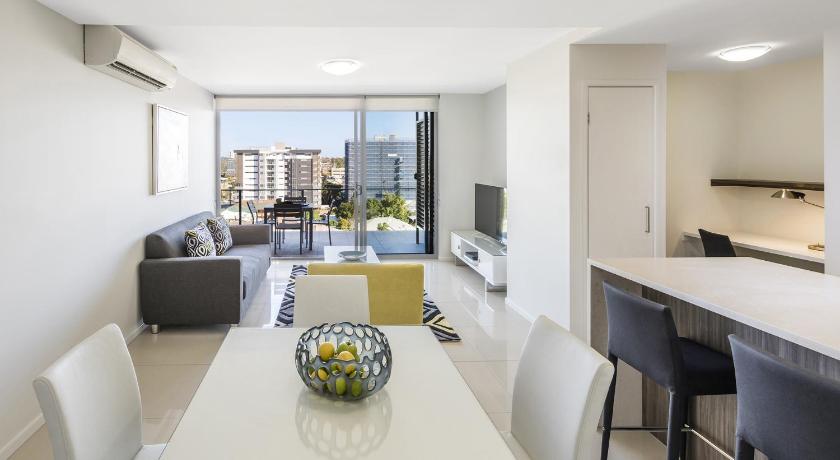 Oaks Brisbane Woolloongabba Suites