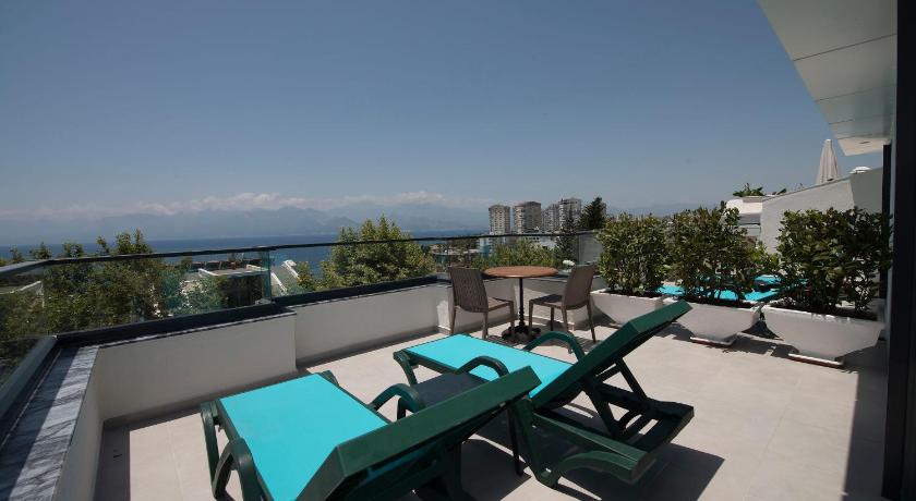 Pure Blanche Hotel - image 4