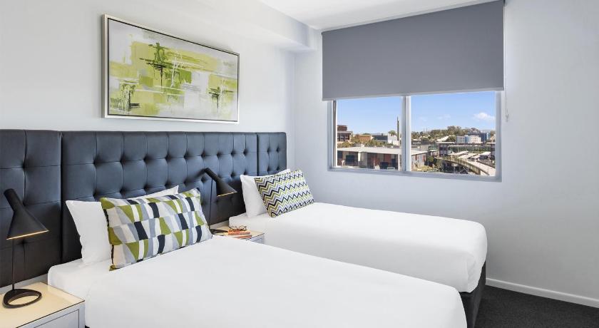 Oaks Brisbane Woolloongabba Suites