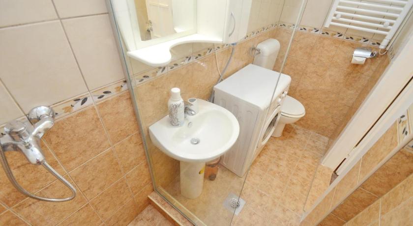 Bright, Romantic & Super Stylish Old Town Flat with Seaview & Shared Terrace photo
