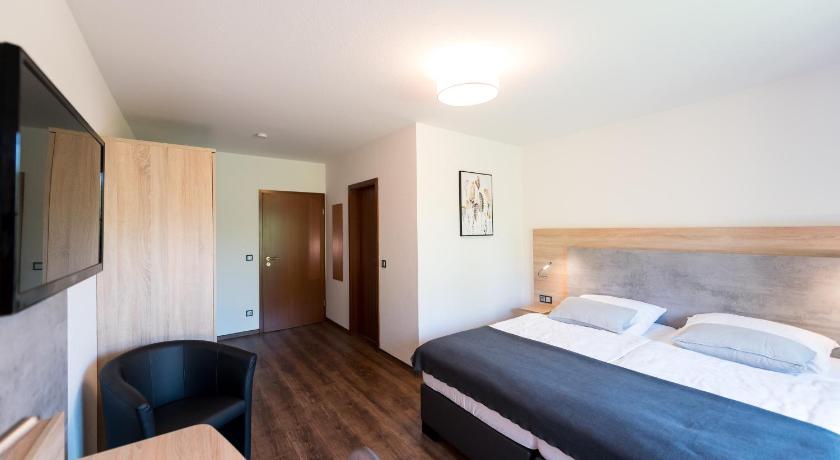 Hotel Huerlander photo