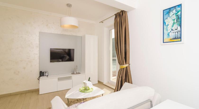 Pine Tree Boutique Apartments photo
