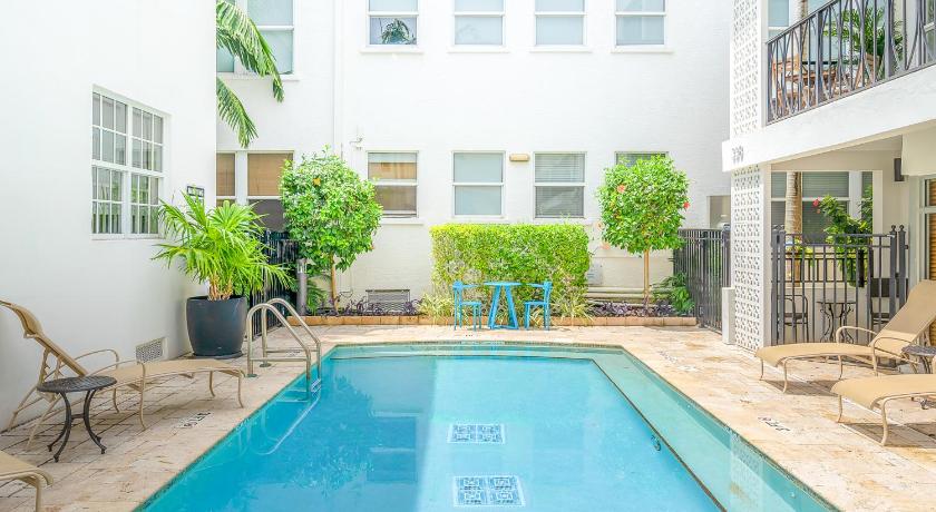 Fountain condo 2 story Pool BBQ Balcony photo