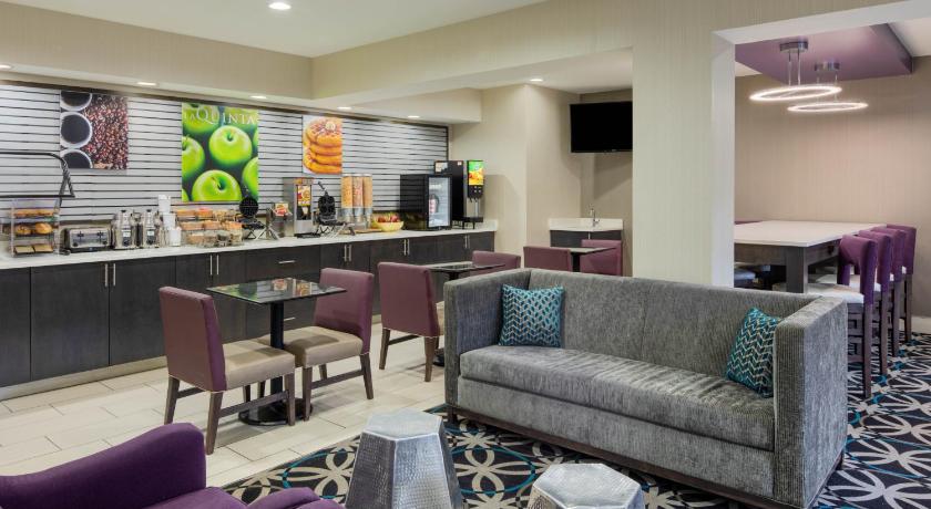 La Quinta Inn & Suites by Wyndham Snellville-Stone Mountain