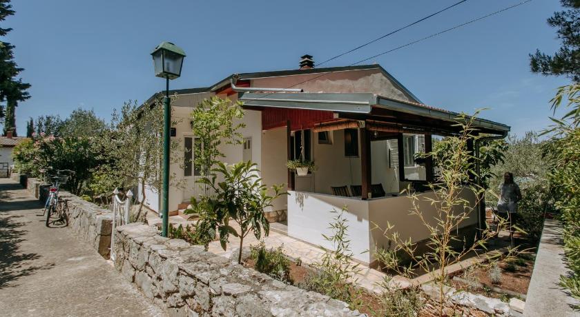Apartmani Melem — Hotel in Stari Grad