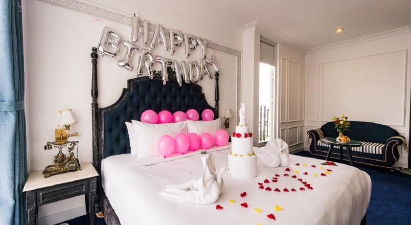 Image of Superior King with Balcony 6